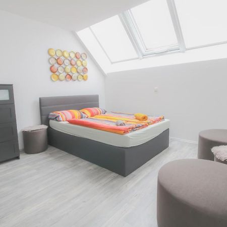Private Triple Bedroom In Shared Apartment Dw171-4 Wien Exteriör bild