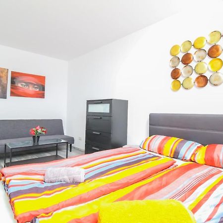 Private Triple Bedroom In Shared Apartment Dw171-4 Wien Exteriör bild