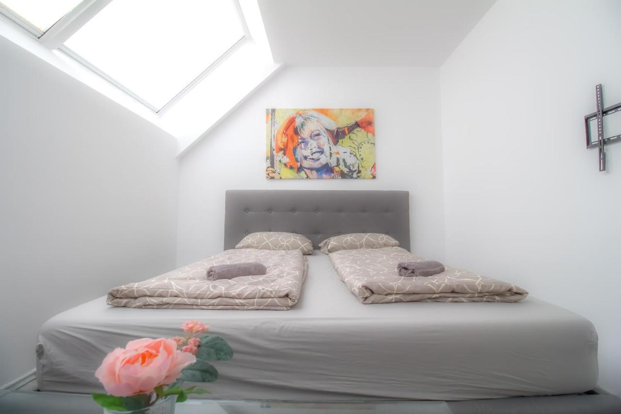 Private Triple Bedroom In Shared Apartment Dw171-4 Wien Exteriör bild