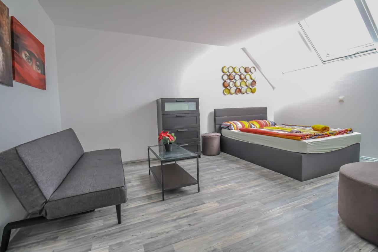 Private Triple Bedroom In Shared Apartment Dw171-4 Wien Exteriör bild